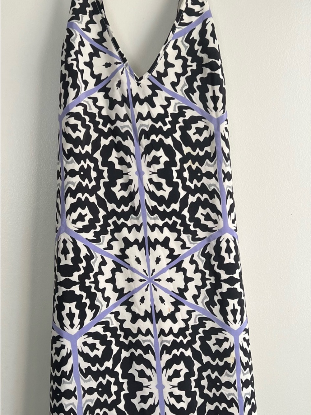 Black & White Geometric V-Neck Women’s Dress with Lilac Accents